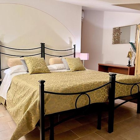 Sui Passi Di Francesco Hotel Valfabbrica Екстериор снимка